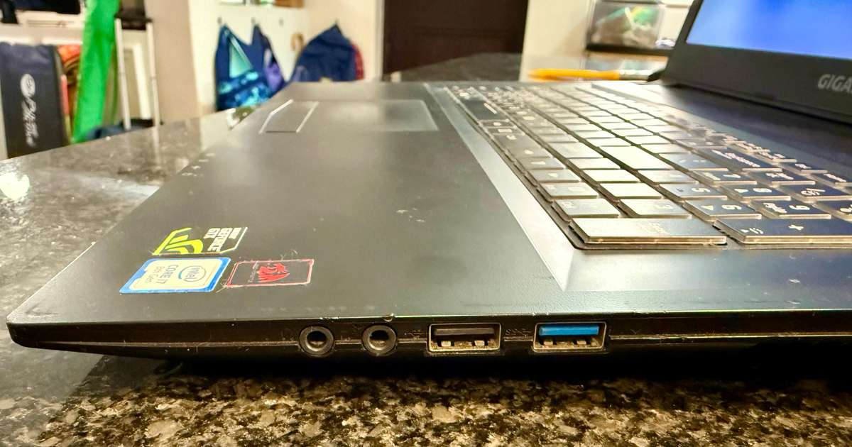 Gigabyte Sabre 17 i7 | GTX Graphics | 16GB RAM | 500GB SSD + HDD + Headphones + Backpack *BUNDLE*