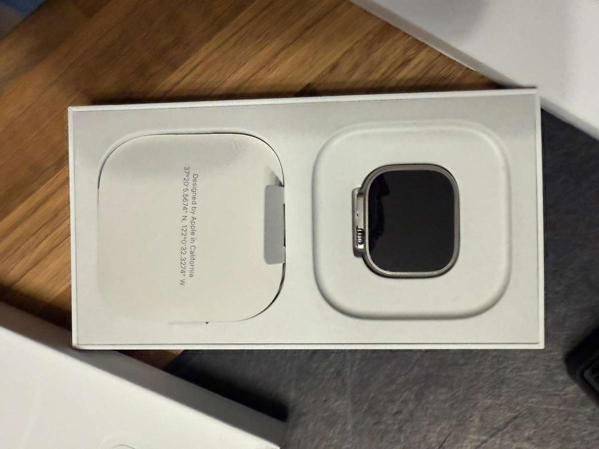 Apple Watch Ultra 2 with Navy Ocean Band  49mm  V