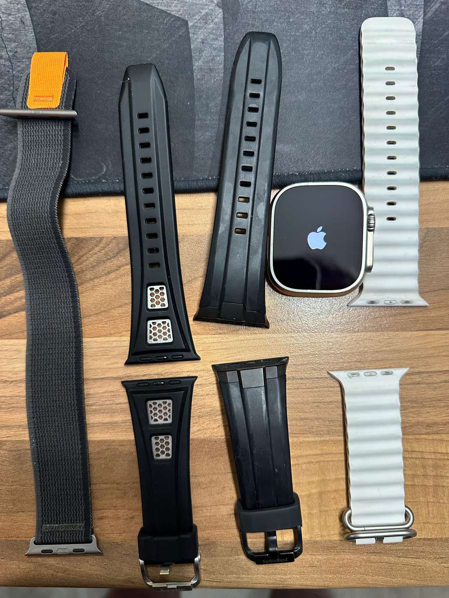 Apple Watch Ultra (1st Gen) 49mm Titanium, many extras