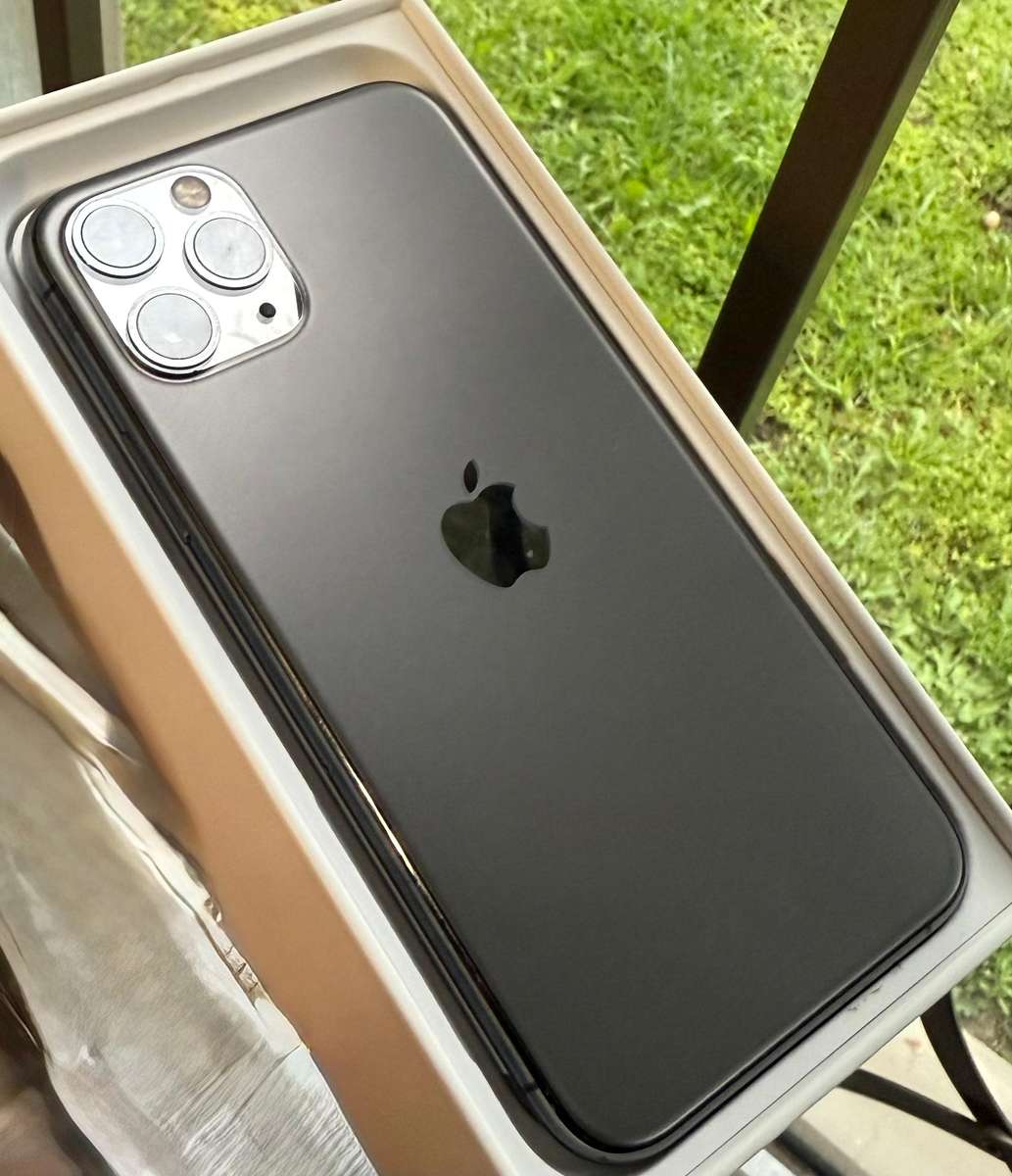 Apple iPhoine 11 Pro 64GB Space Grey (Immaculate cosmetic condition) MWC22AA/A