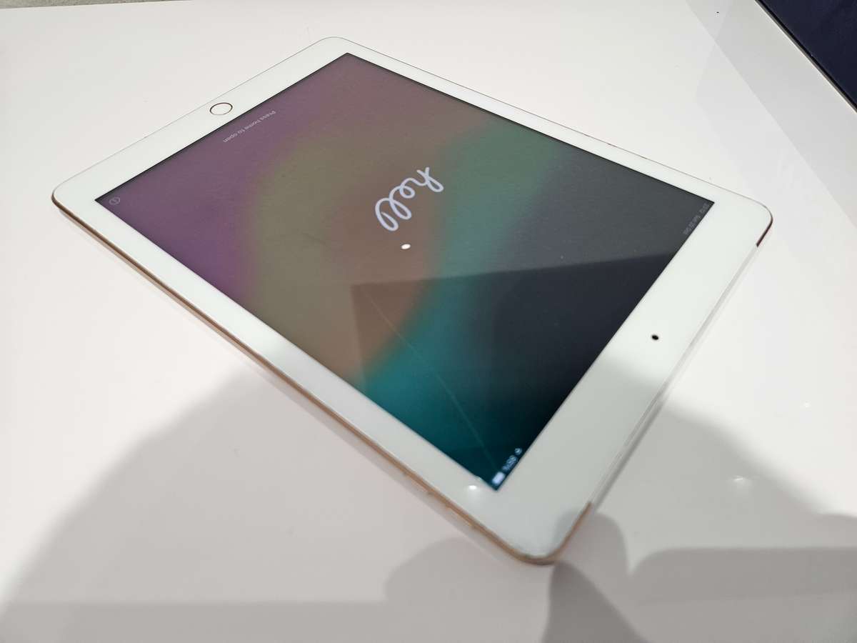 Apple iPad 128GB, 6th Generation, Wifi+cellular