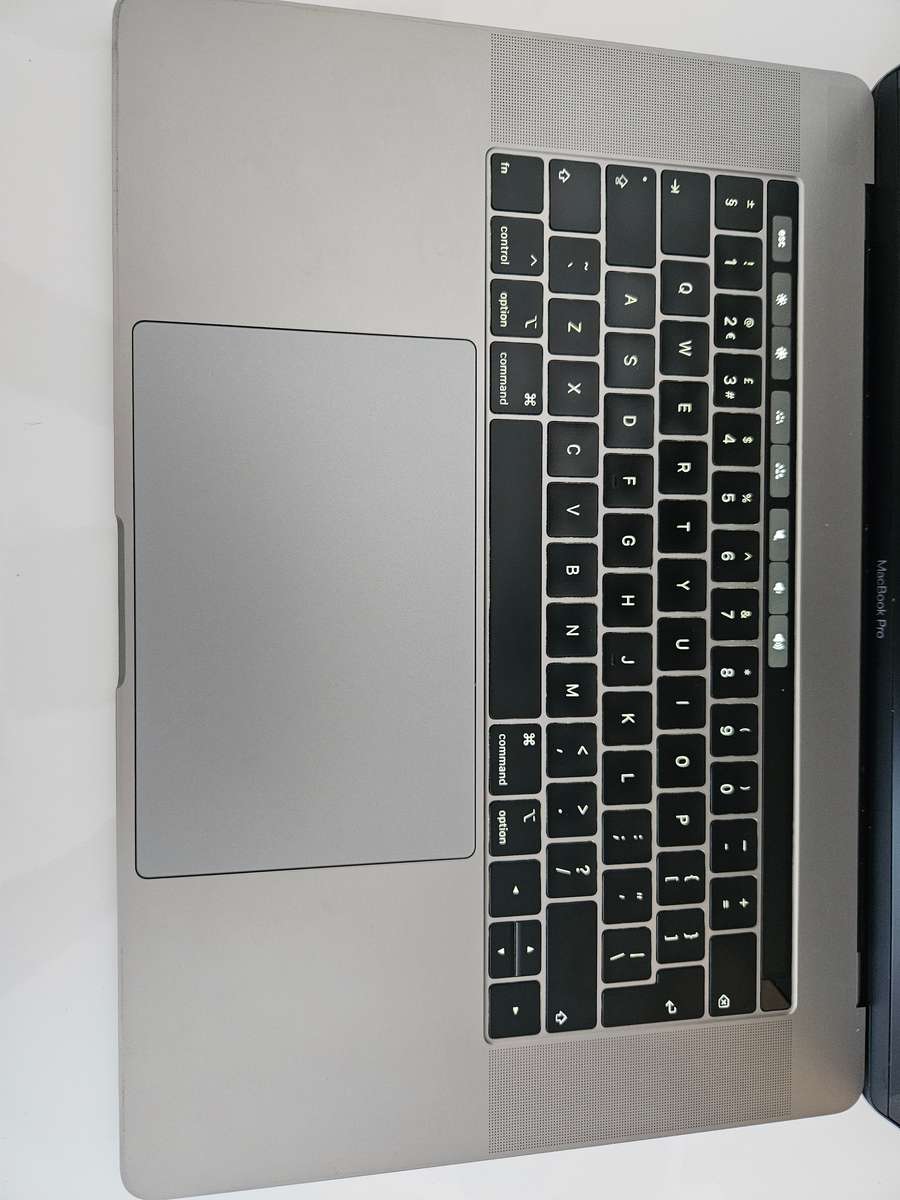MacBook Pro (15-inch, 2018) 16GB/512GB Intel Core I7