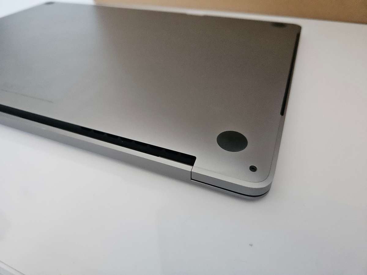 MacBook Pro (15-inch, 2018) 16GB/512GB Intel Core I7