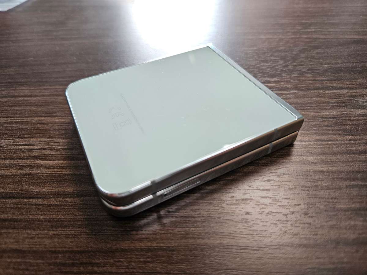 Samsung Galaxy Z Flip 5 256GB Smartphone