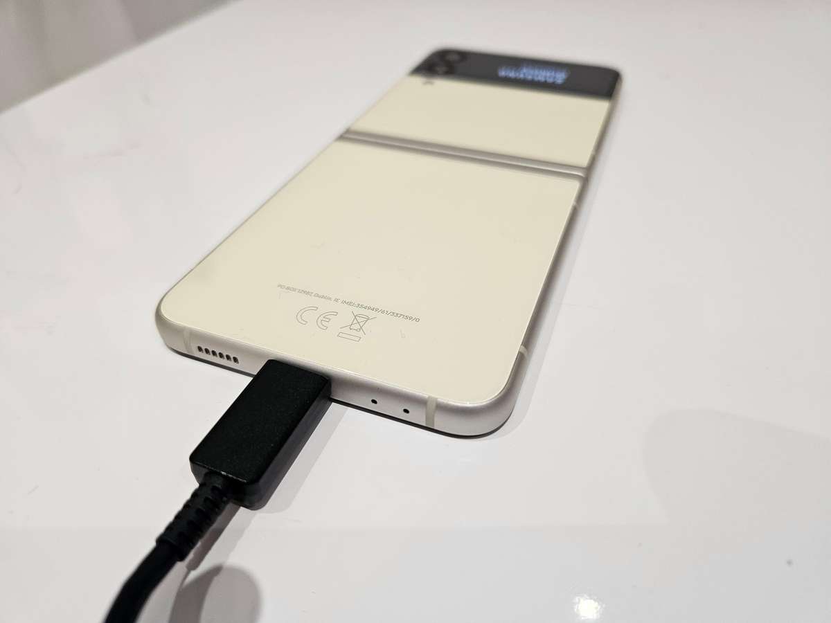 Samsung Galaxy Z Flip 3 5G 256GB Cream