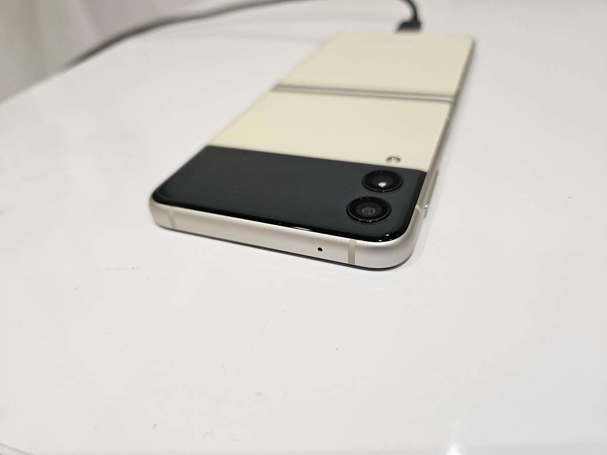 Samsung Galaxy Z Flip 3 5G 256GB Cream