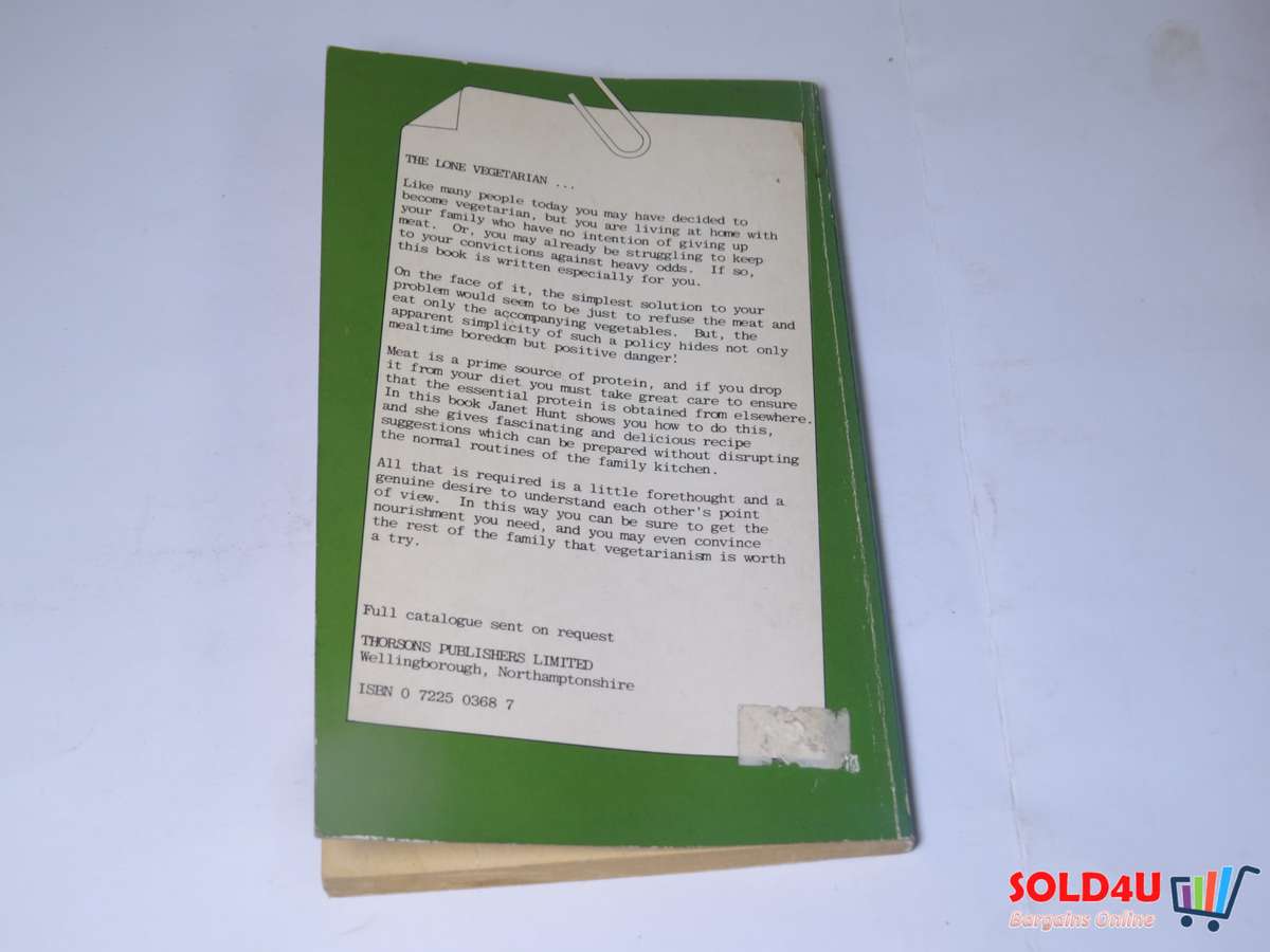 A Vegetarian in the Family - Meatless recipes for the odd one out - Janet Hunt