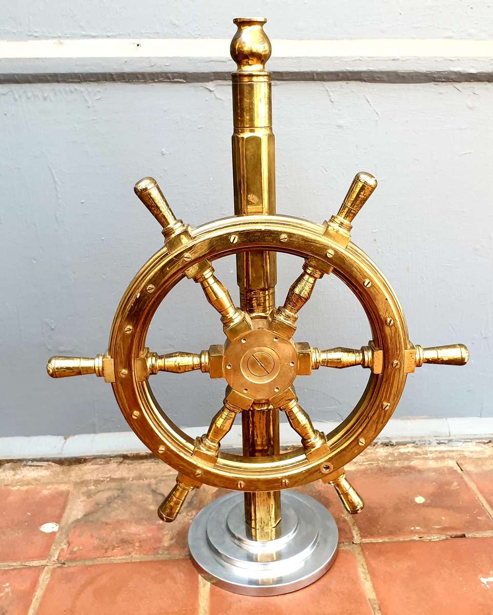 MAGNIFICENT SOLID BRASS SHIPS WHEEL 400 X 580 MM HIGH