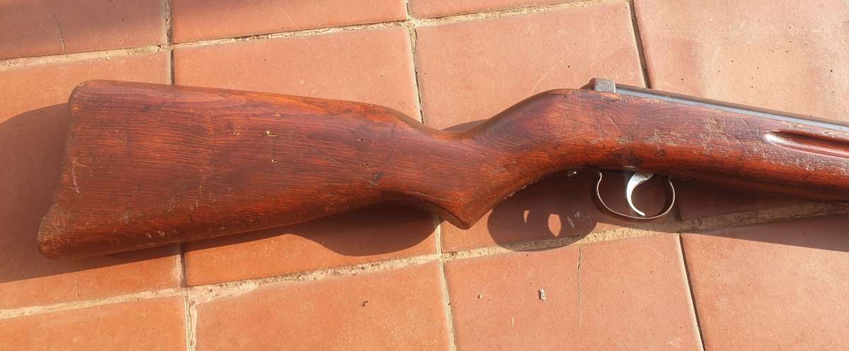 VINTAGE DIANA MODEL 27 AIR RIFLE 4.5 MM