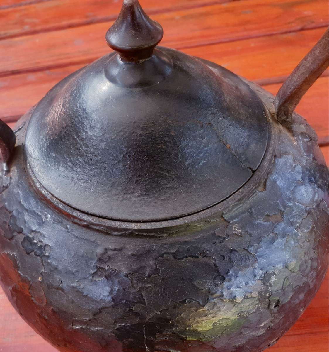 ANTIQUE 1800'S CAST IRON KETTLE, FITS IN STOVE PLATE HOLE