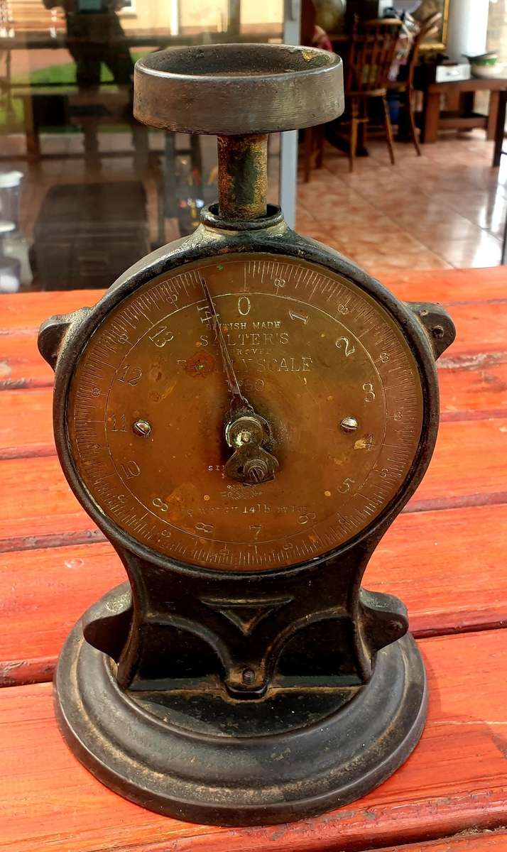 ANTIQUE CAST IRON SALTER 12 LBS SCALE