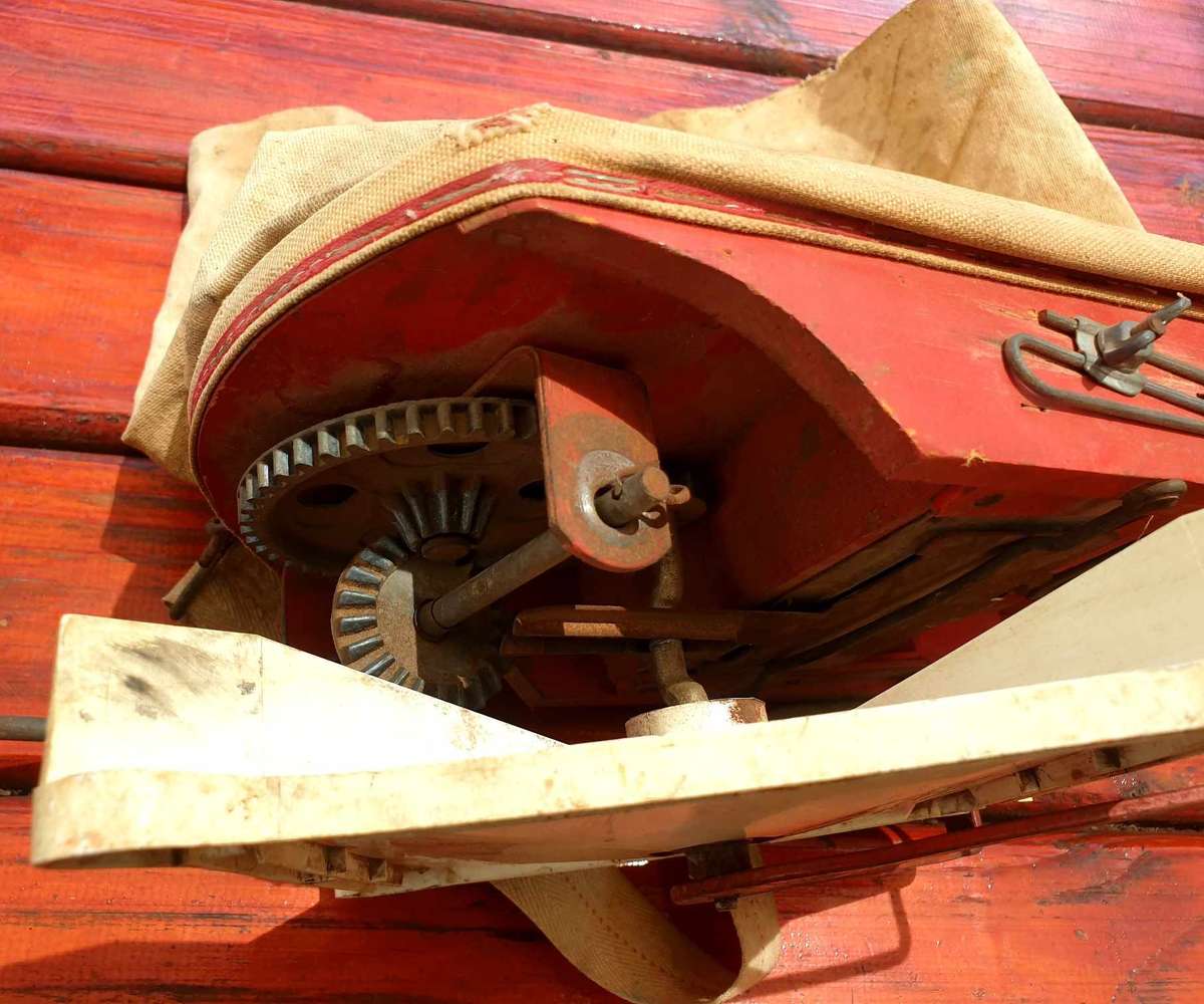 1925 PATENT  CYCLONE SEED THROWER