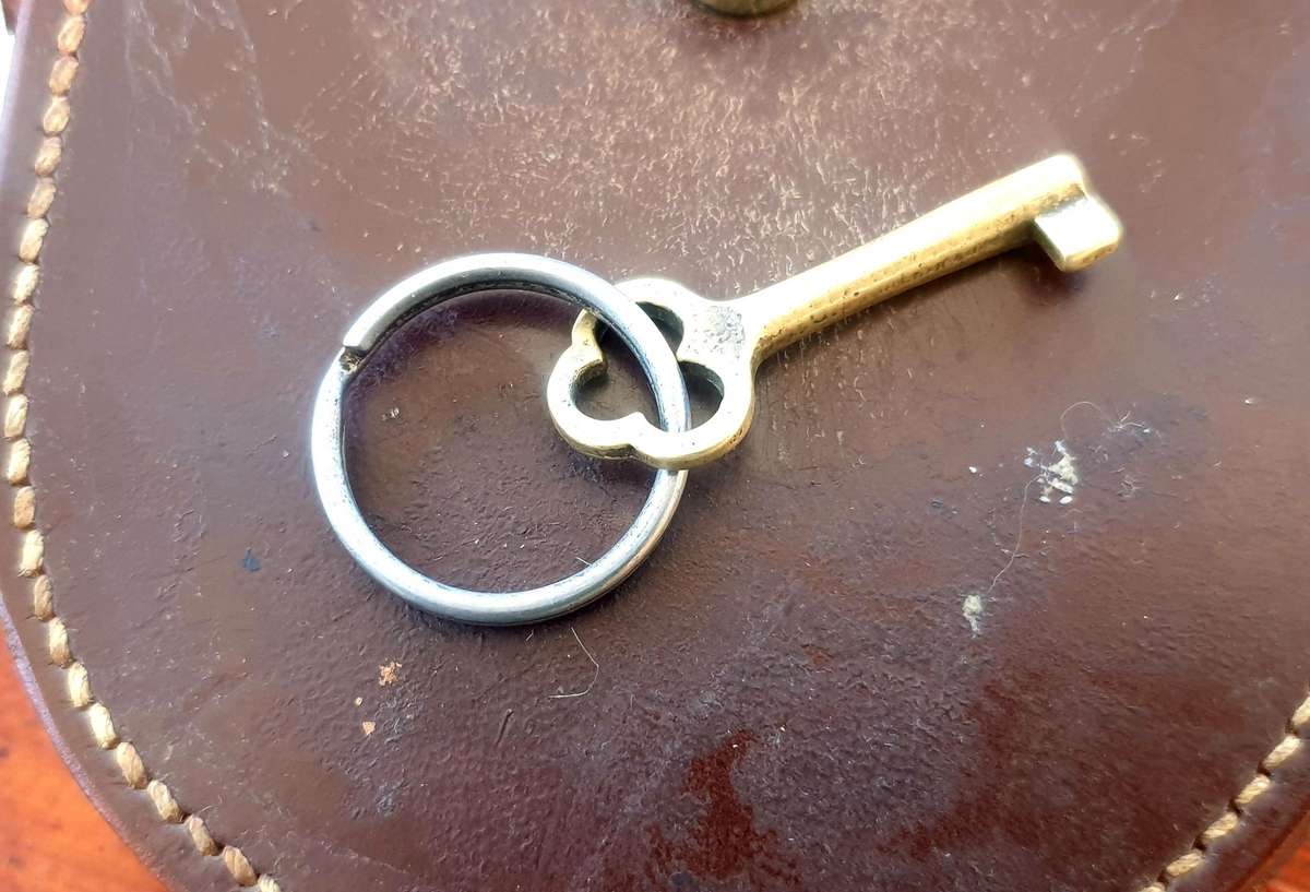 COMPLETE SET OF SAP HAND CUFFS