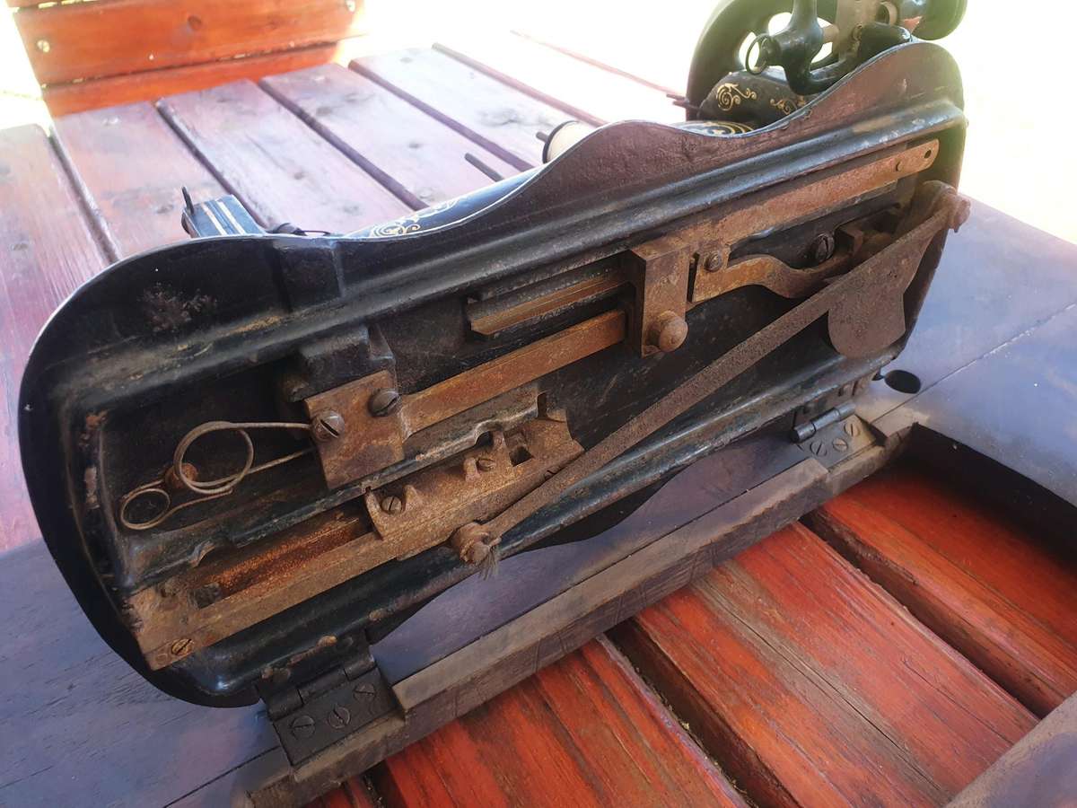 RARE CIRCA 1880'S JONES FAMILY TRANSVERSE SEWING MACHINE