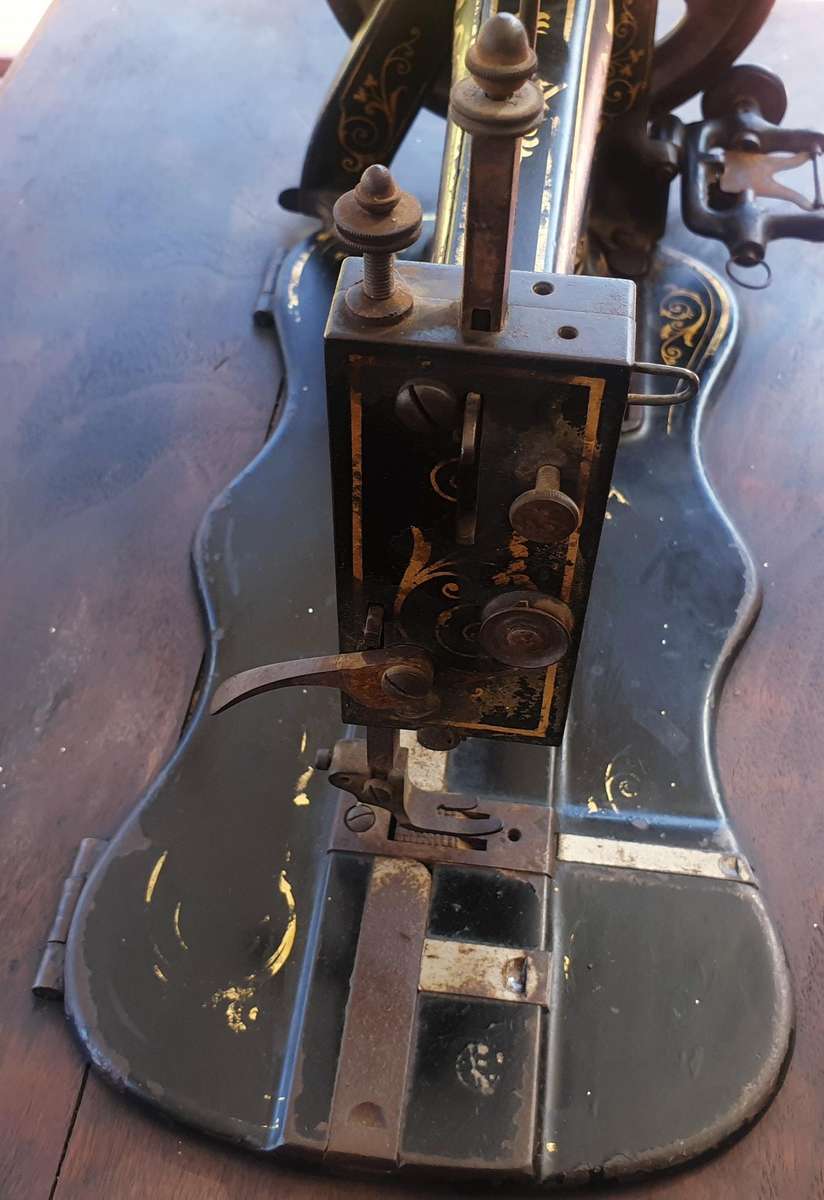 RARE CIRCA 1880'S JONES FAMILY TRANSVERSE SEWING MACHINE
