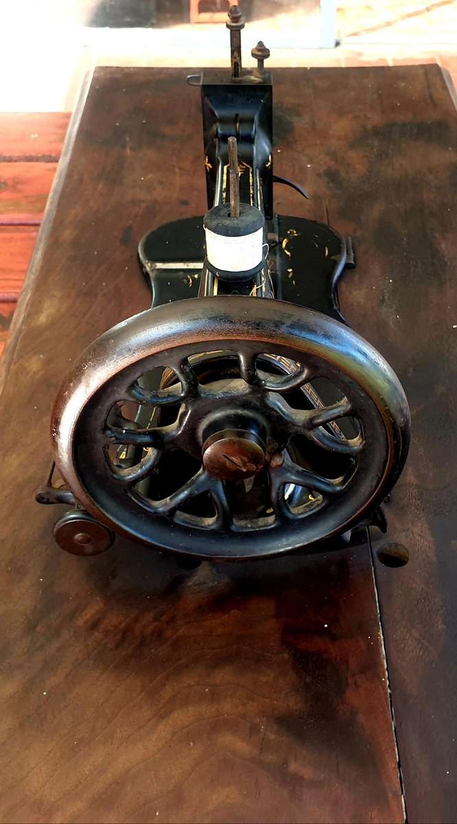 RARE CIRCA 1880'S JONES FAMILY TRANSVERSE SEWING MACHINE