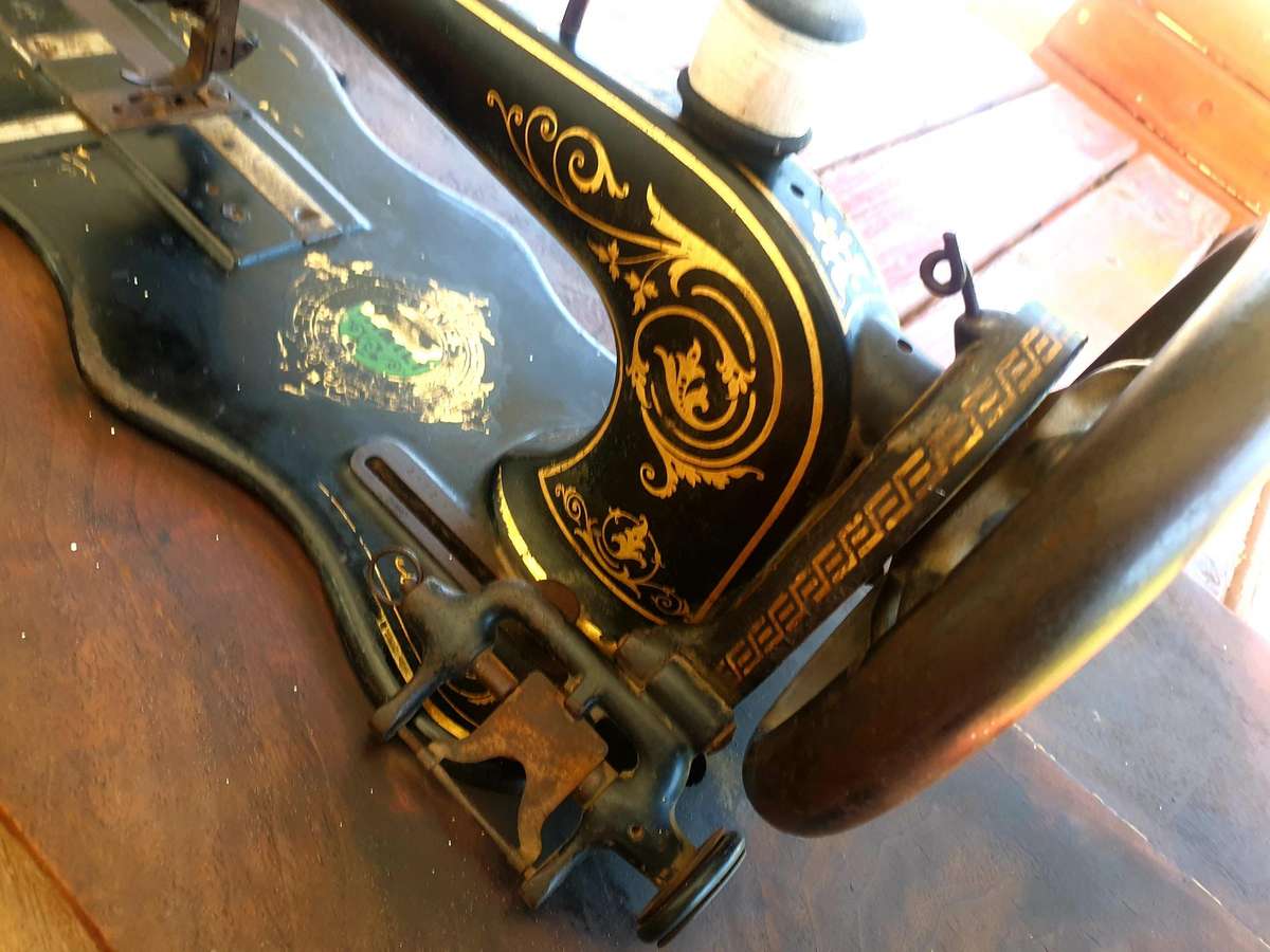 RARE CIRCA 1880'S JONES FAMILY TRANSVERSE SEWING MACHINE