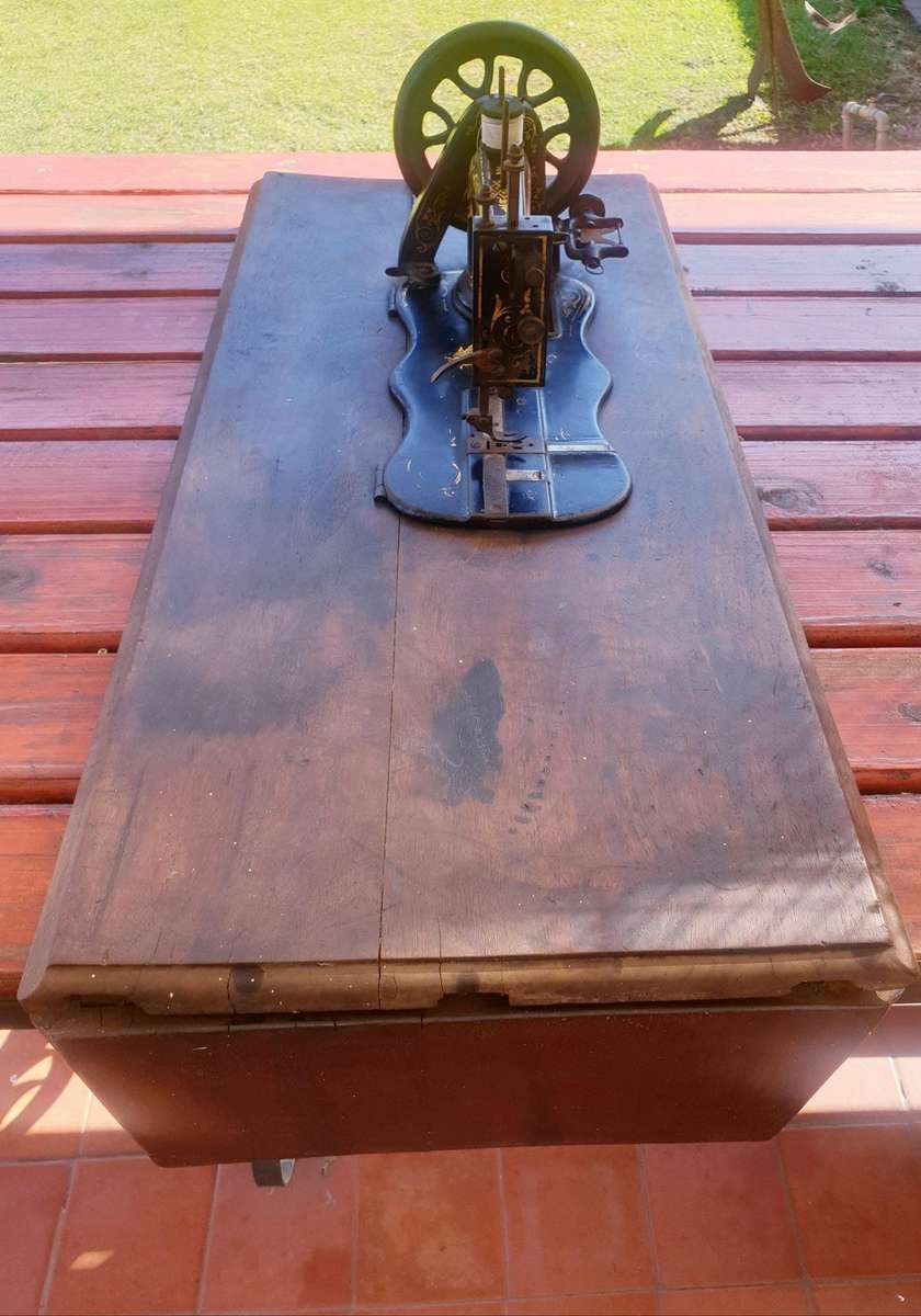 RARE CIRCA 1880'S JONES FAMILY TRANSVERSE SEWING MACHINE