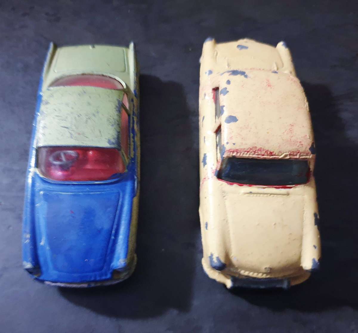 2 X 1/43 CORGI CARS
