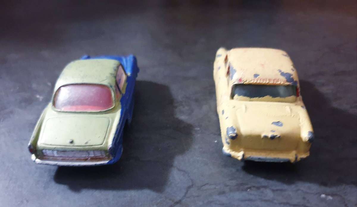 2 X 1/43 CORGI CARS