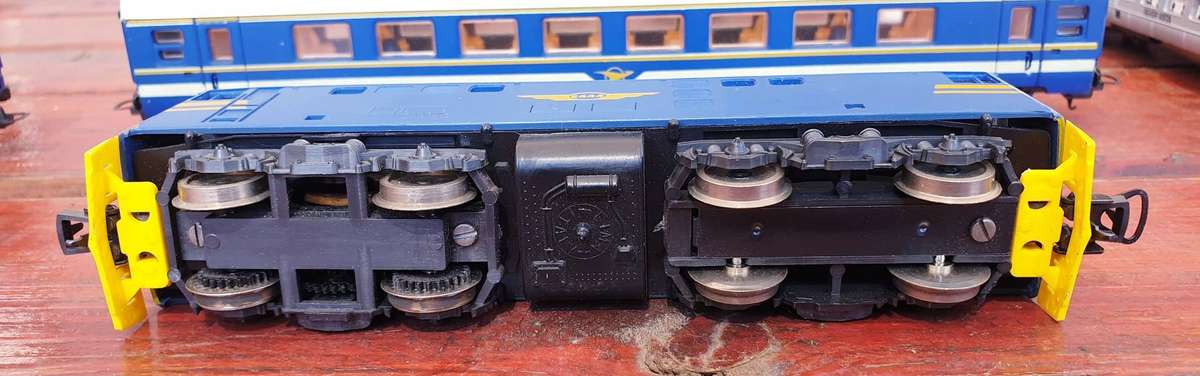 VINTAGE LIMA HO SCALE SAR BLUE TRAIN SET