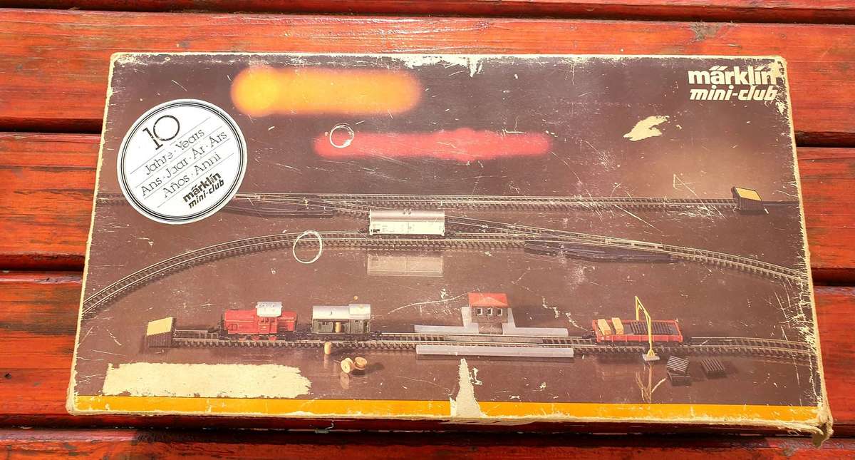 VINTAGE RARE 10 YEAR MARKLIN MINI CLUB TRAIN SET SCALE Z