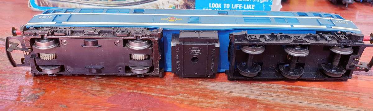 LARGE VINTAGE TRIANG LOCO HO SCALE