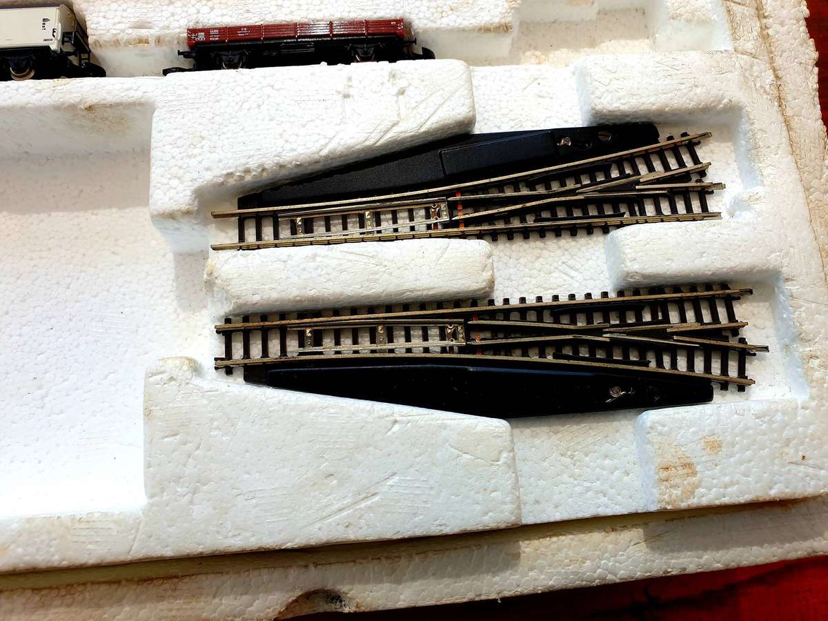 VINTAGE RARE 10 YEAR MARKLIN MINI CLUB TRAIN SET SCALE Z