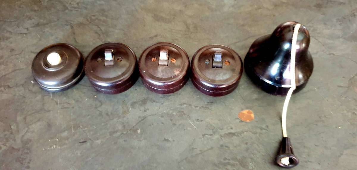 OLD BAKELITE SWITCHES
