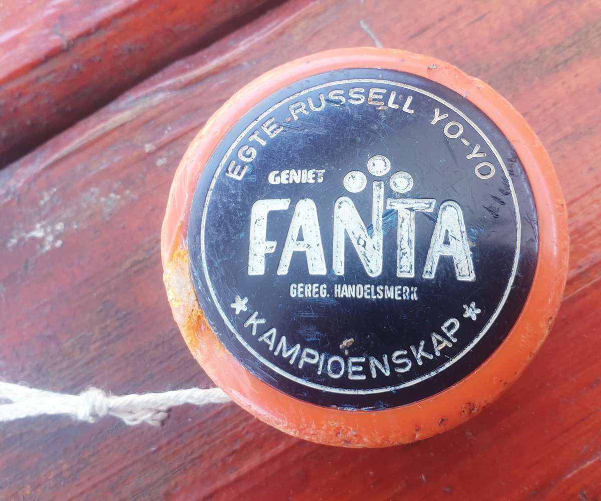 EARLY 70'S RUSSEL FANTA CHAMPIONSHIP YOYO WELL PLAYED