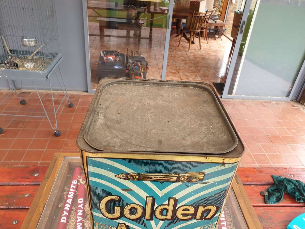 RAREGOLDEN ARROW 10 POUND TOBACCO TIN