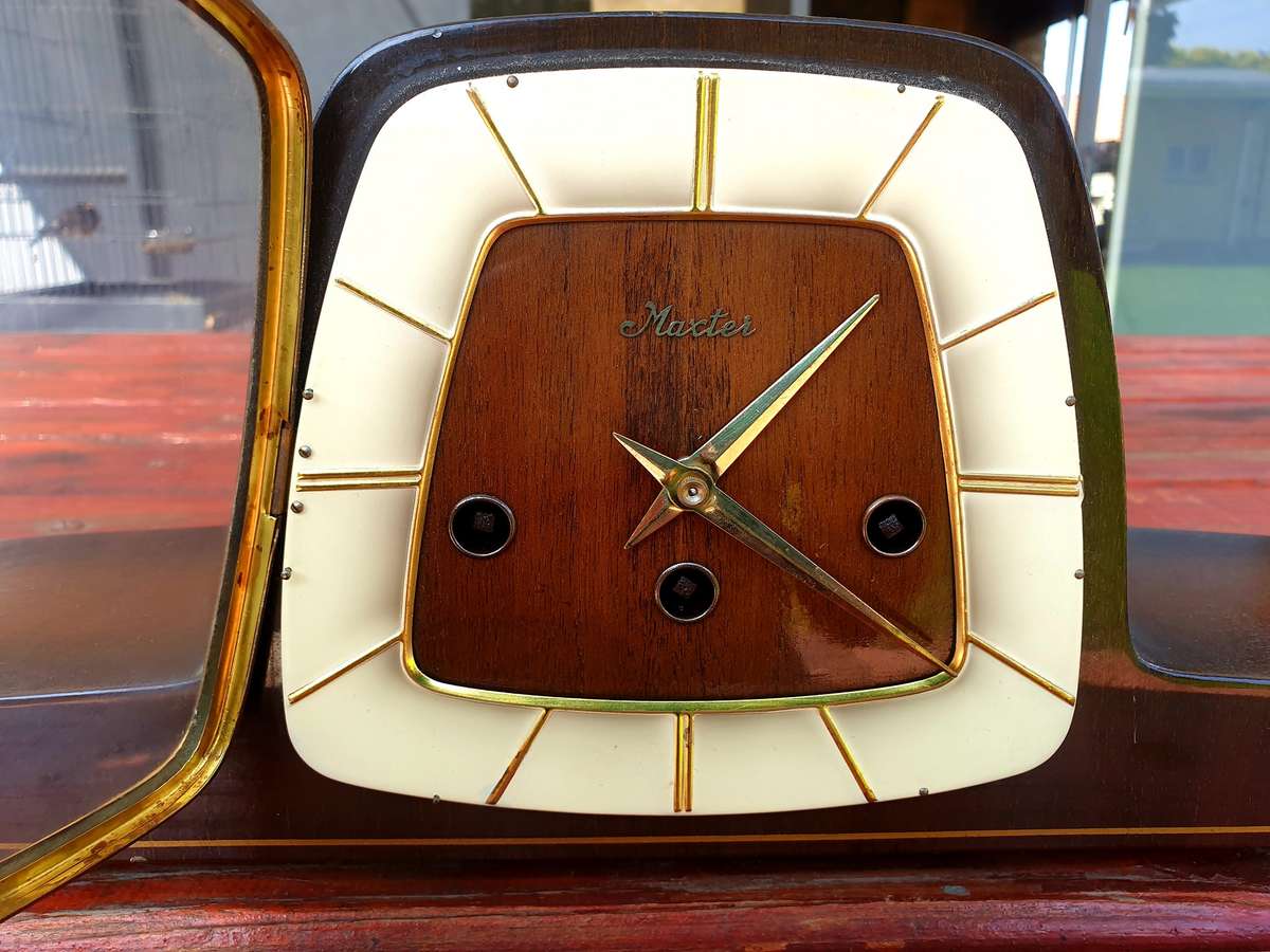 BEAUTIFUL 1965 MAXTER GERMANY MANTLE CLOCK.