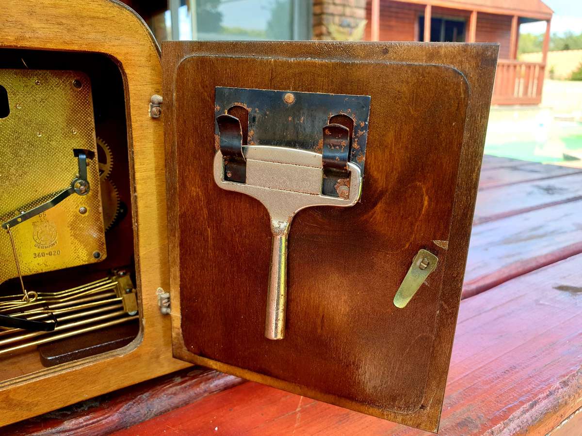 BEAUTIFUL 1965 MAXTER GERMANY MANTLE CLOCK.