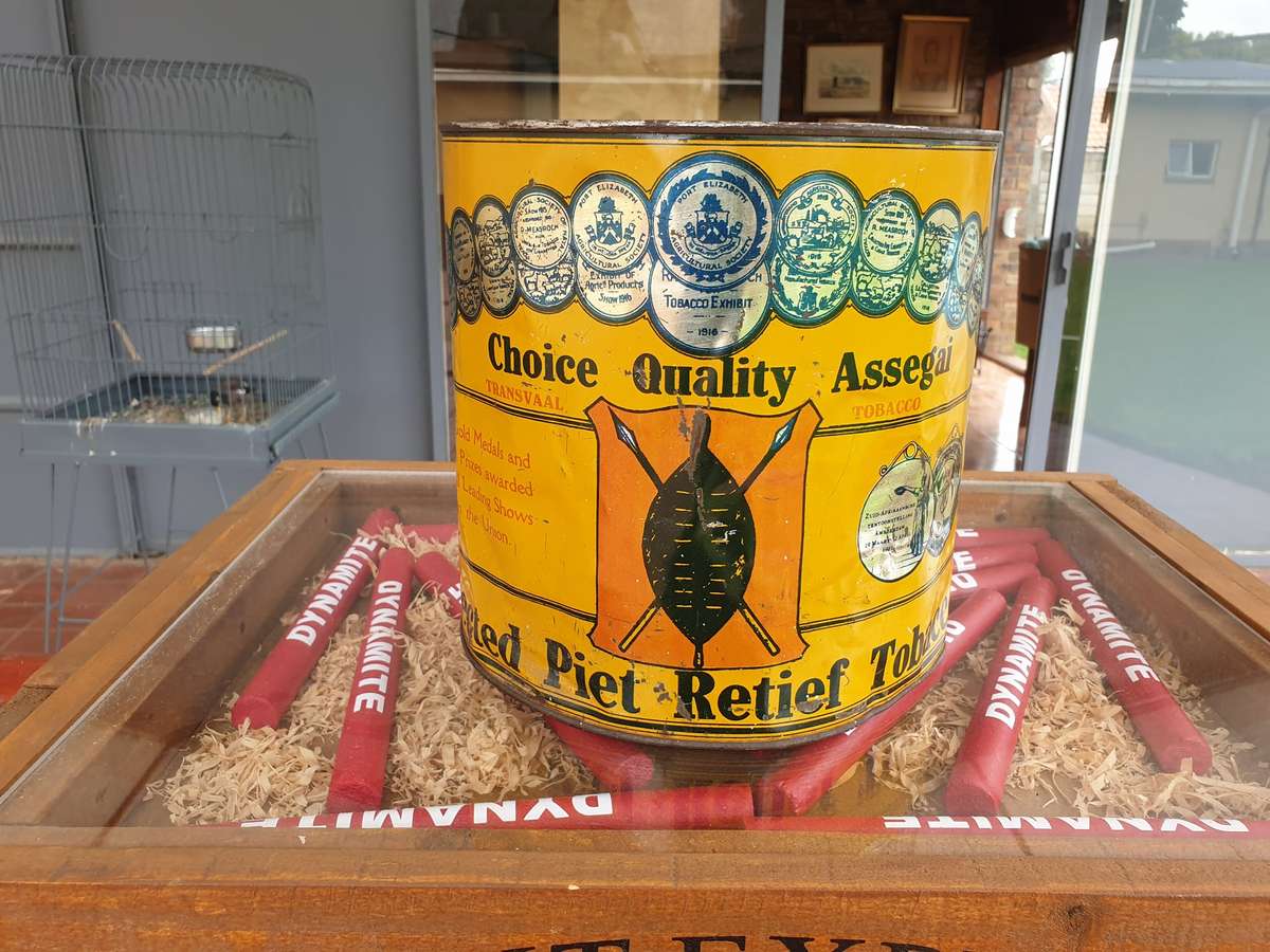 RARE PIET RETIEF ASSAGAI TOBACCO 5 LB TIN