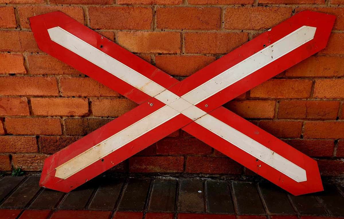 ORIGINAL REFLECTIVE METAL RAILWAY CROSSING SIGN