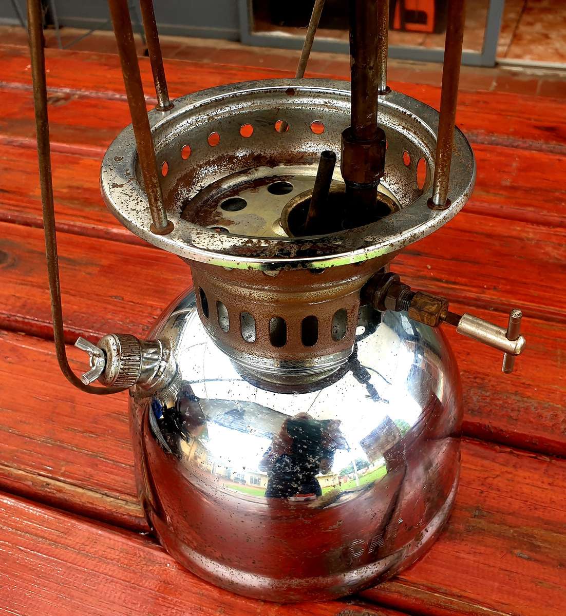 VINTAGE CAT BRAND KEROSENE LANTERN
