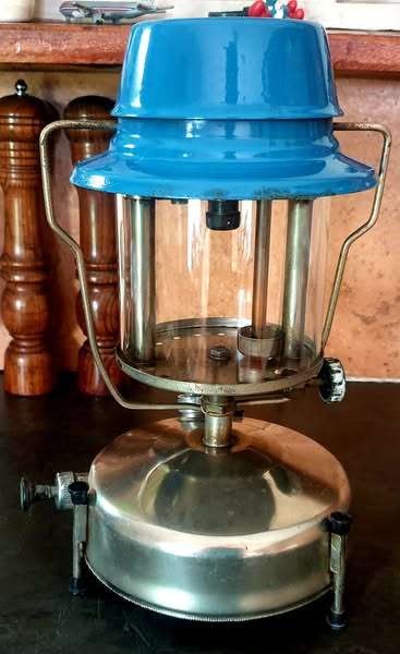 SA DOLPHIN UNMARKED KEROSENE LANTERN