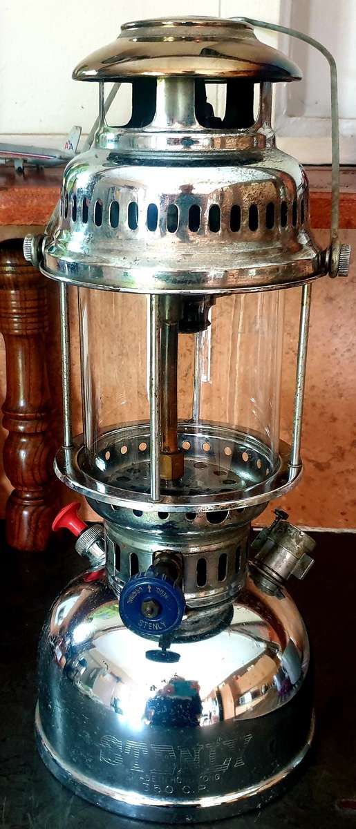 STENLY HONG KONG KEROSENE LANTERN