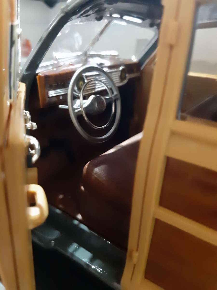 MAISTO 1948 CHEVROLET FLEETMASTER (WOODY) 1/18 Scale