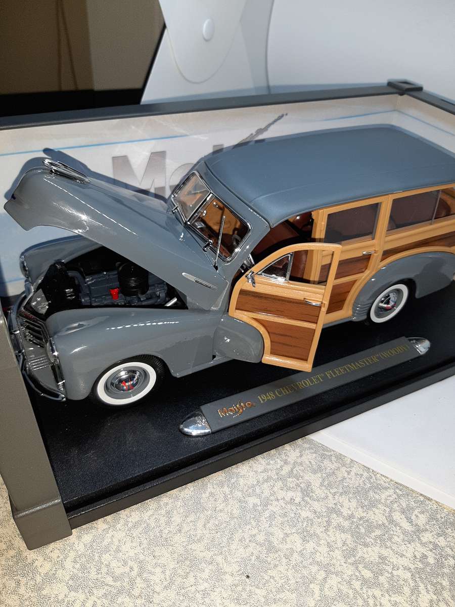 MAISTO 1948 CHEVROLET FLEETMASTER (WOODY) 1/18 Scale