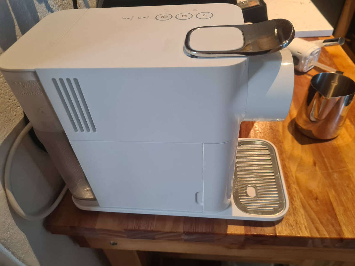 Nespresso Lattissima One (Without Milk Frother)