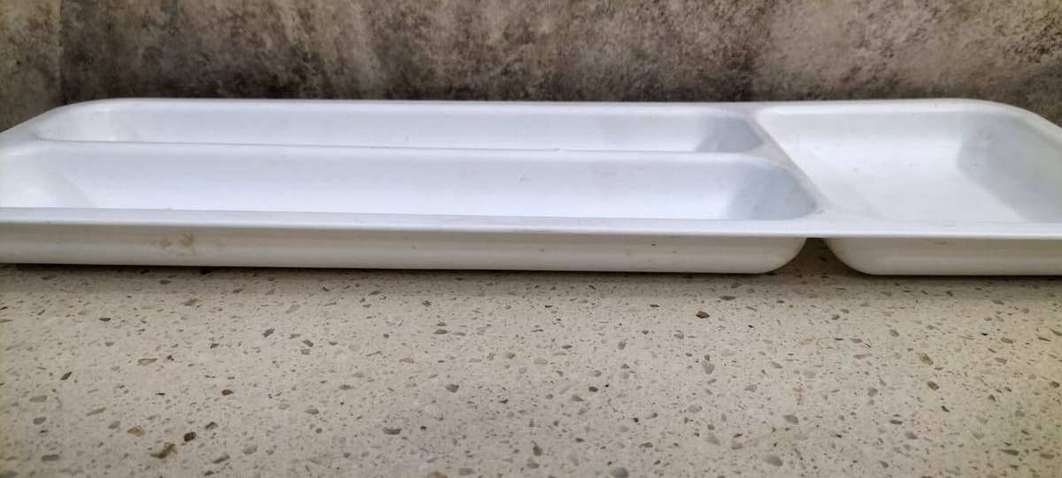Sturdy Plastic 3 Compartment Cutlery Holder/Craft and Arts Holder