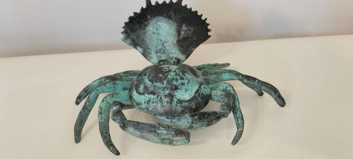 Superb Metal Crab Display/Ashtray