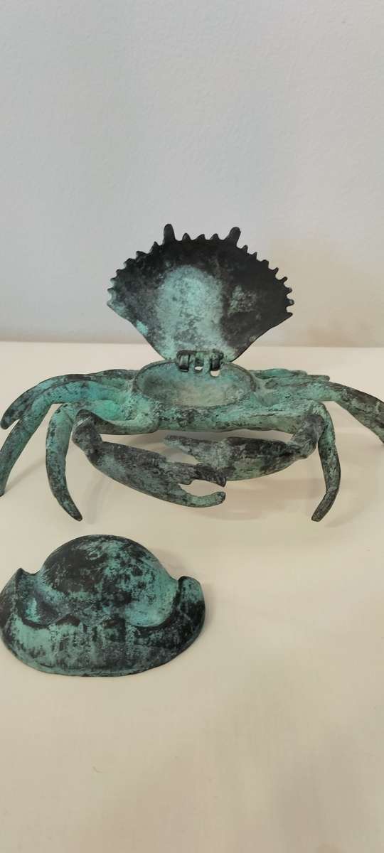 Superb Metal Crab Display/Ashtray