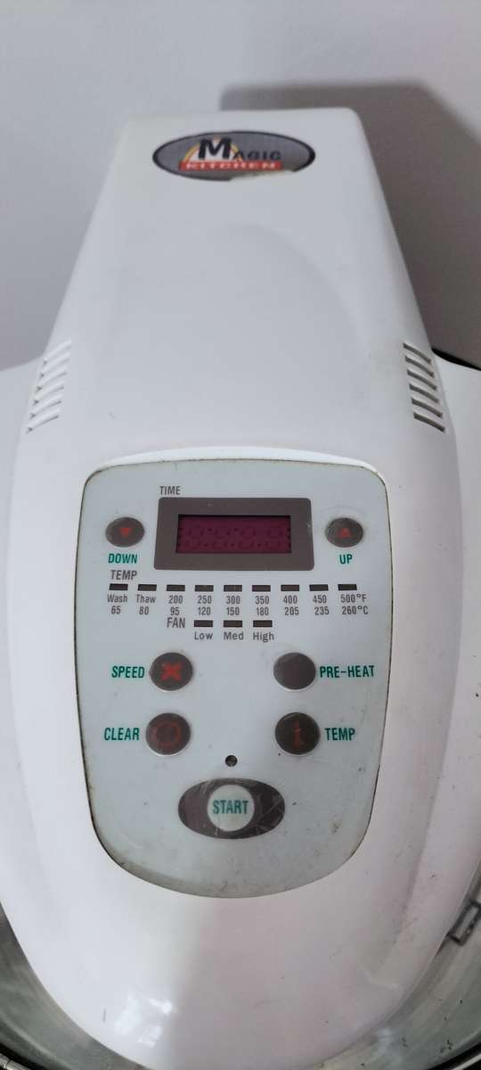 Xtra Large Magic Kitchen Expandable Air Fryer. Good working condition.