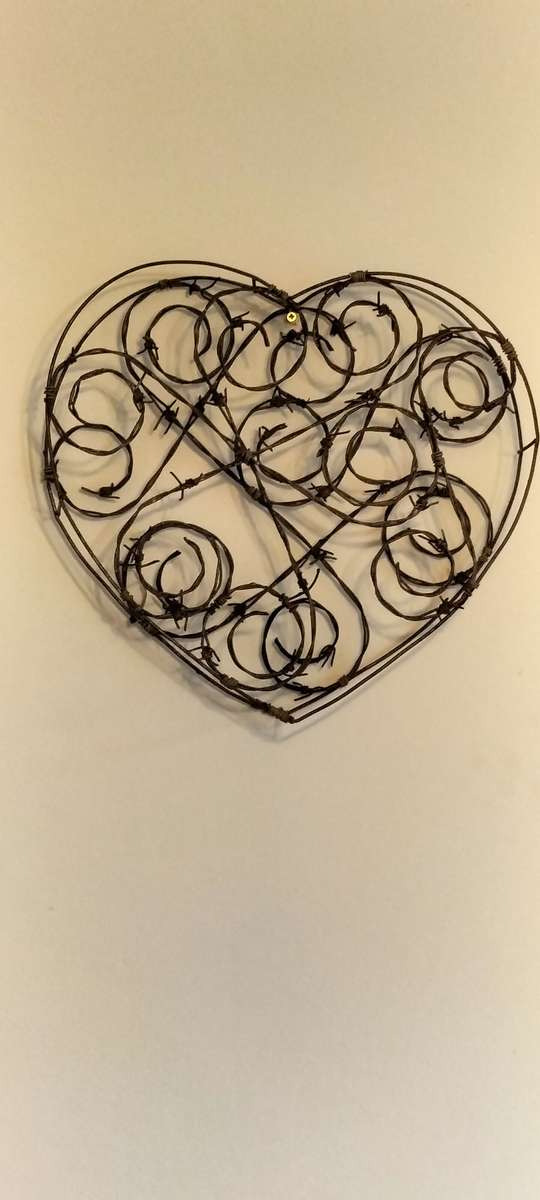 A Magnificent Huge Barb Wire Heart Hanging Mobile Decoration (nr6)