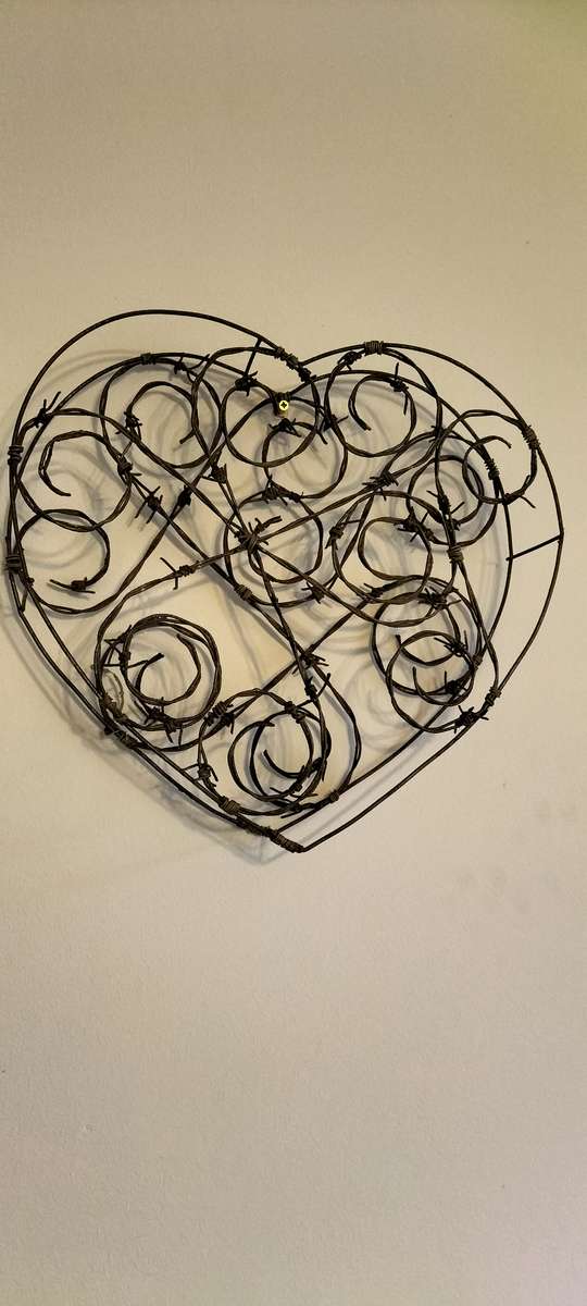 A Magnificent Huge Barb Wire Heart Hanging Mobile Decoration (nr6)