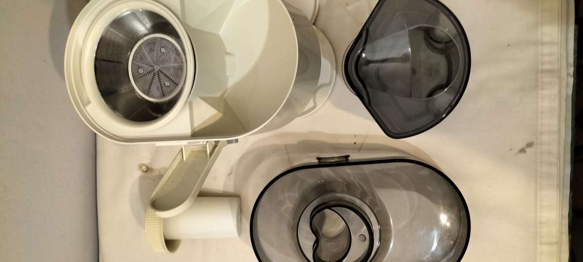 Complete Working Kenwood JE500 Juicer (Nr2)