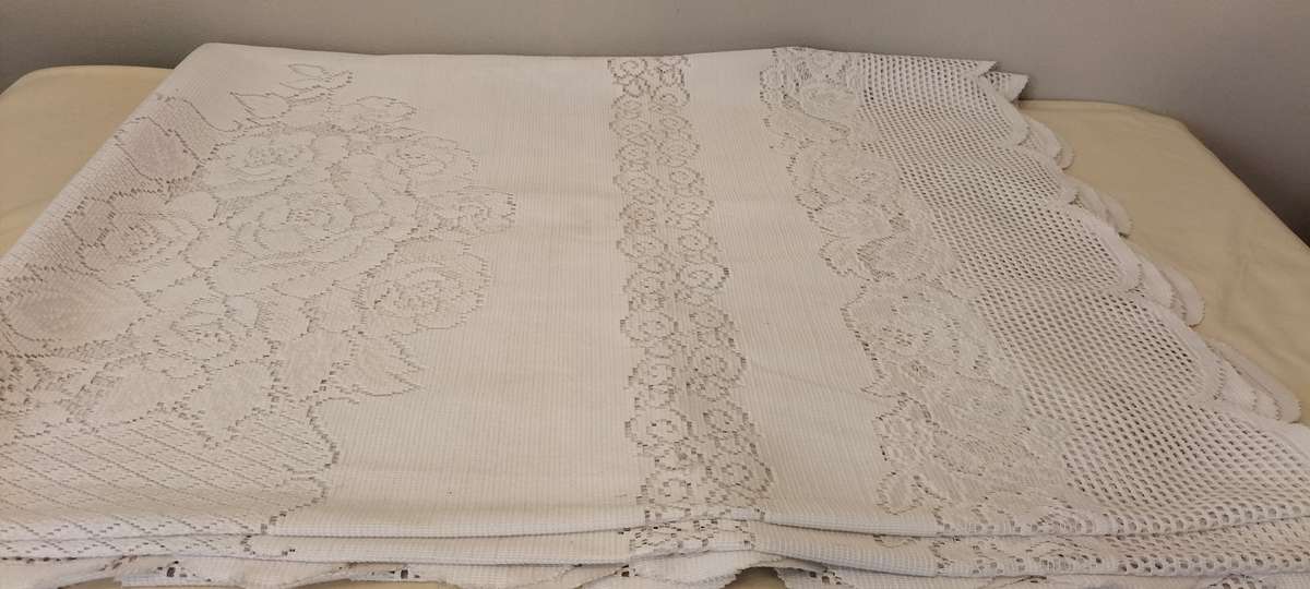 Beautiful Massive Table Cloth  (Nr8) Rectangular