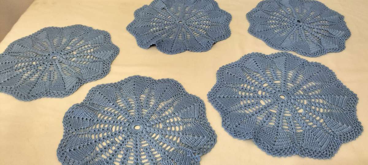 A Magnificent Very Fine set of 5 Crochet Blue Table Covers/doilies.  (Nr3)